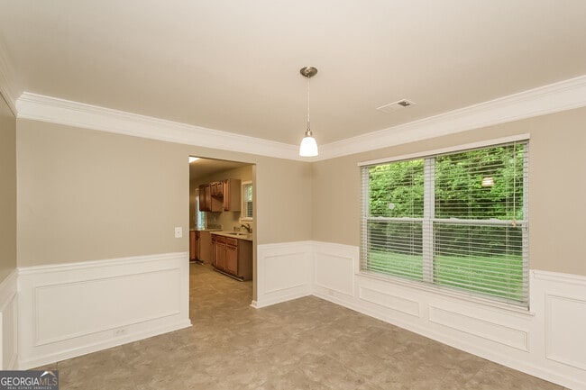 Building Photo - 6318 Shell Dr SW