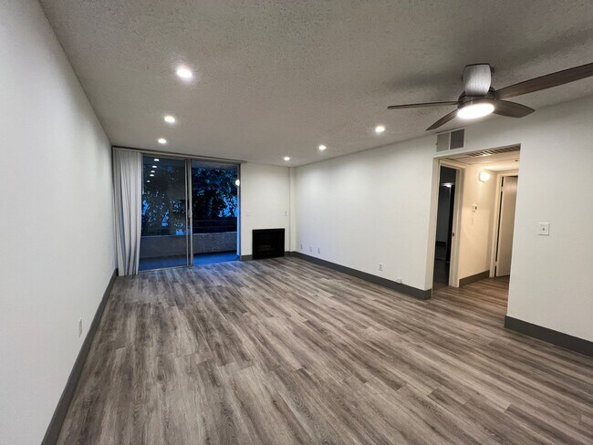 Foto del edificio - 3715 S Canfield Ave