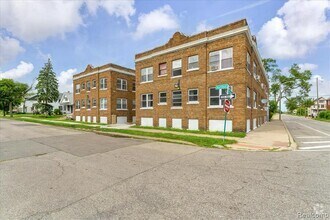 Building Photo - 2500 Hurlbut St