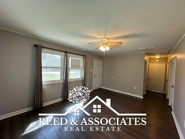 Building Photo - 3 Bedroom in Millington Home!
