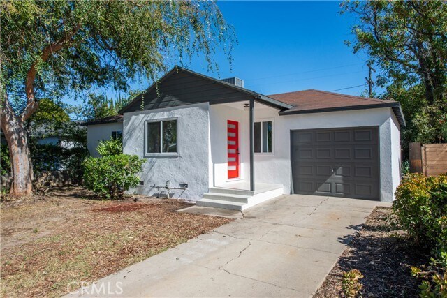Primary Photo - 5926 Alonzo Ave