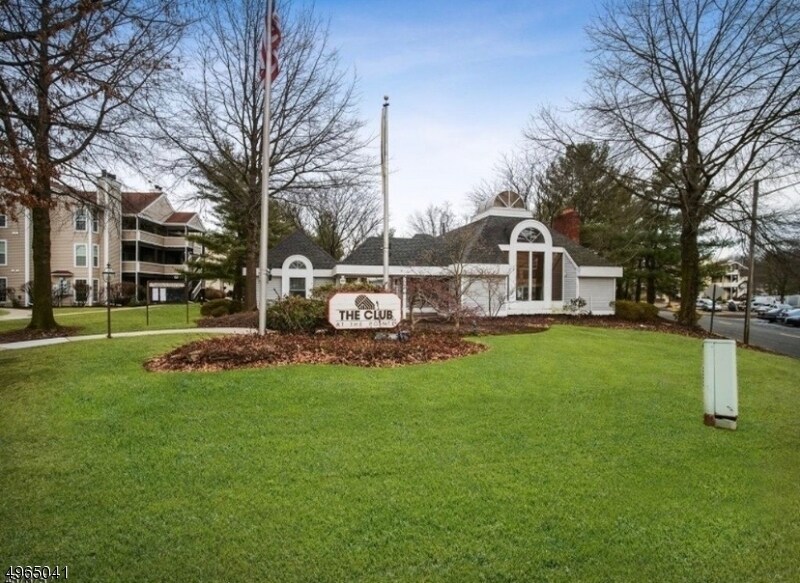 Primary Photo - 211 Broadmoor Ct