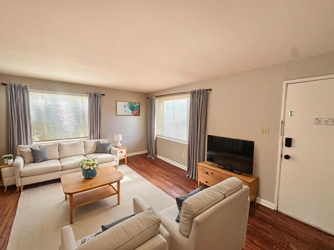 Photo - 458 - 464 Glenview Ct Apartment