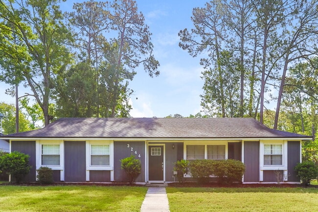 Building Photo - 3244 Laurel Grove N
