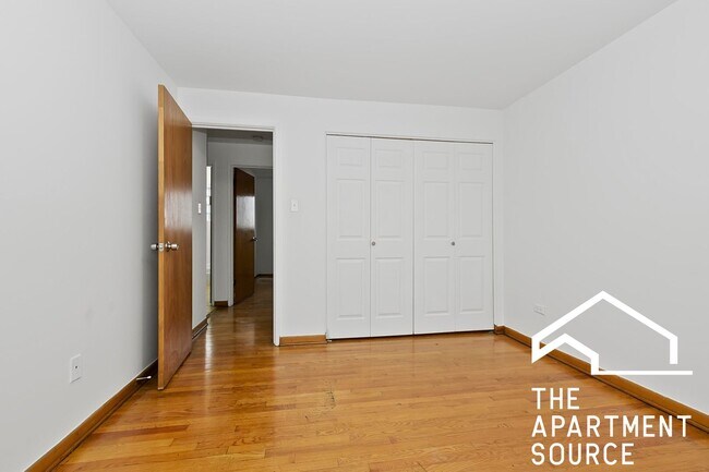 Foto del edificio - 3737 W 63rd St