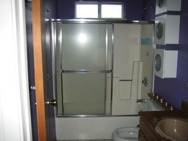 Ducha - 6000 Bayview Ave