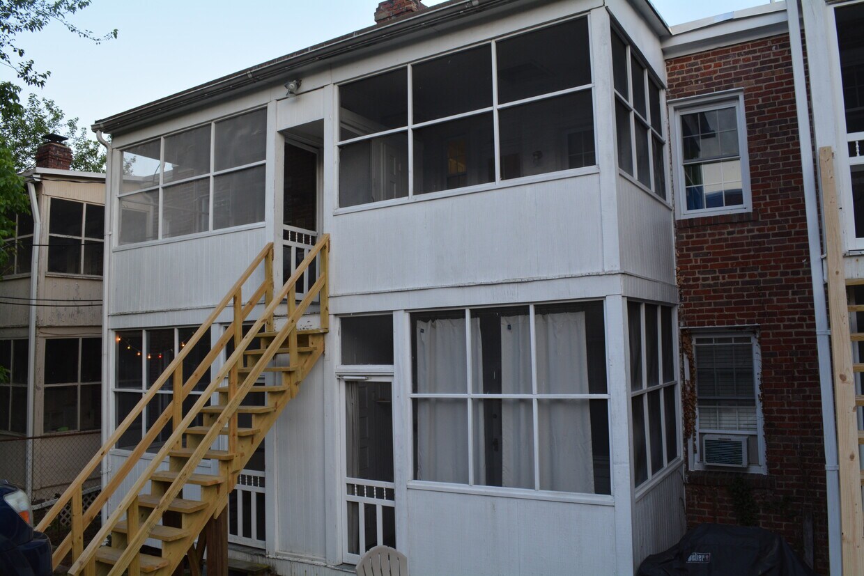 Foto del edificio - 3931 W St NW