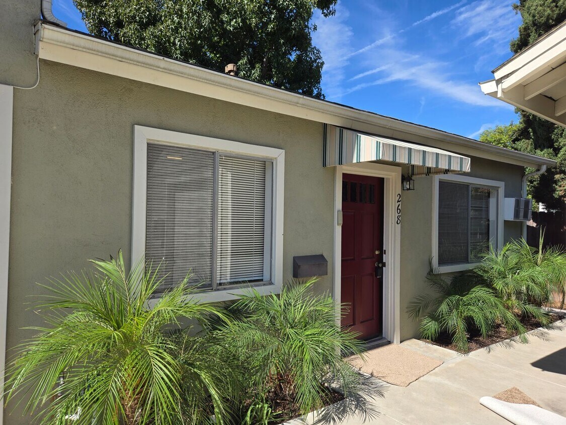 268272 S Lemon St Unit 268, Orange, CA 92866 Room for Rent in Orange