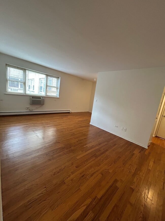 Interior Photo - Hollywood Beach