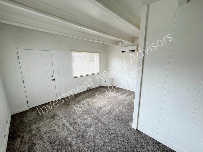 Foto del edificio - Renovated Apartment in Sugarhouse!