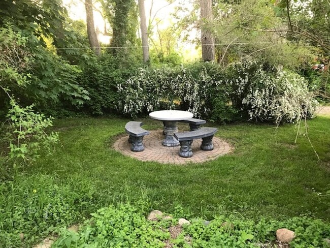 Building Photo - Lenox Township home on 5 acres