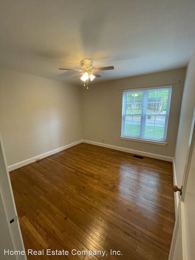 Building Photo - 1 br, 1 bath House - 806 N. Avalon Road Apt D