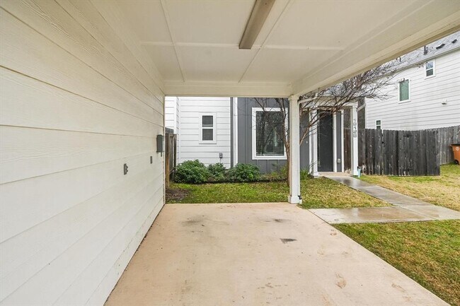 Foto del edificio - 1912 Bunche Rd