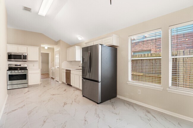 Building Photo - 14615 Rochelle Ct