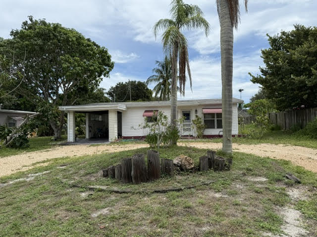 Foto principal - 1581 NE Maureen Ct