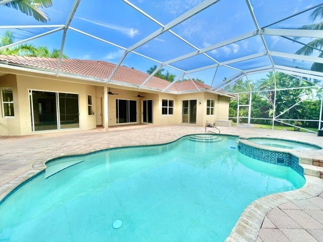 Foto del edificio - 21232 Rock Ridge Dr