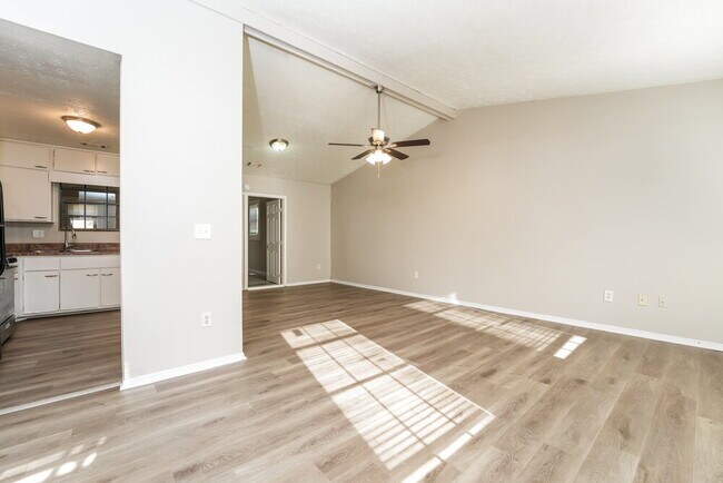 Foto del edificio - 5584 Marbut Rd