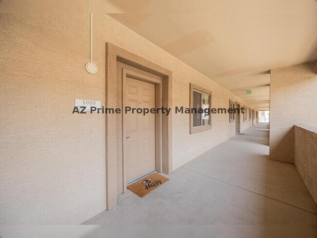 Foto del edificio - 920 E Devonshire Ave