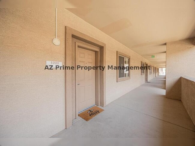 Building Photo - 920 E Devonshire Ave