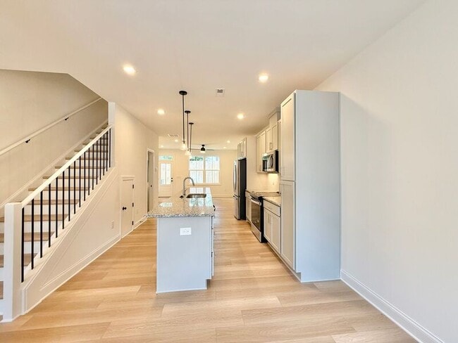 Foto del edificio - 4811 Gossamer Ln