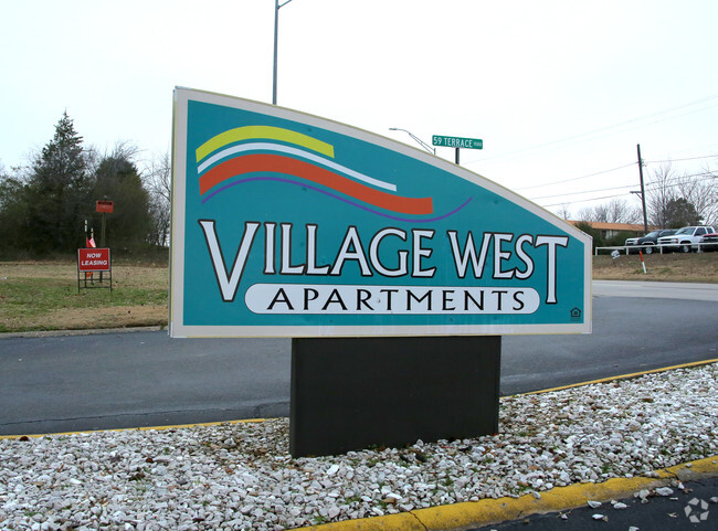 Village West Apartaments - Village West Apartments