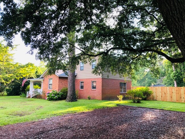 Building Photo - 118 Sebrell Ave