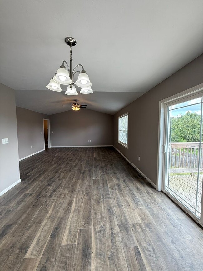 Foto del edificio - NEWLY REDESIGNED 4BR Basement home!!!!