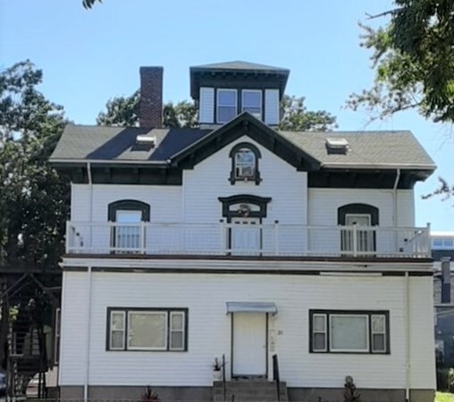 Primary Photo - 31 Moreland St