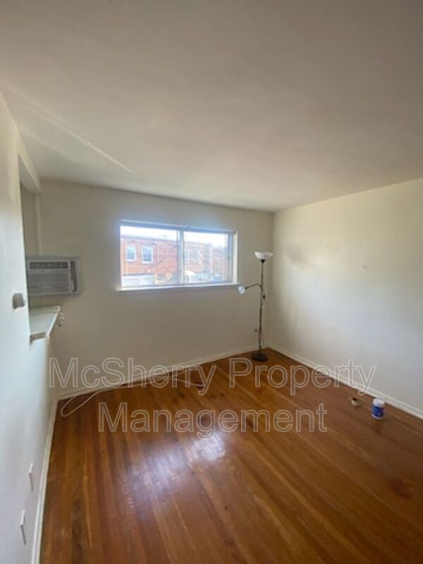Building Photo - 7613 Whitaker Ave