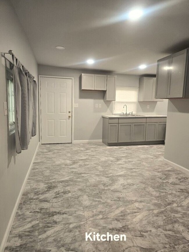 Foto del edificio - Completely Renovated House in the Douglas Heights Area  251119