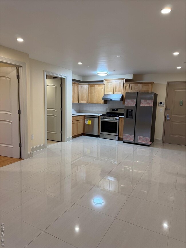 Foto del edificio - 65-38 Austin St