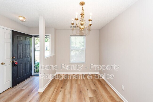 Foto del edificio - 1322 Pinnacle Ln