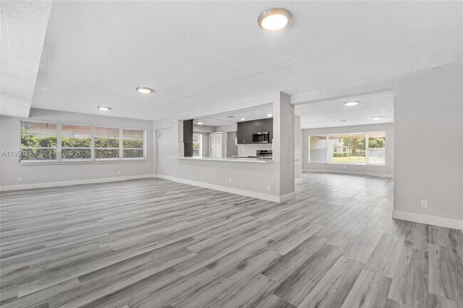 Foto del edificio - 3303 NW 37th Ave