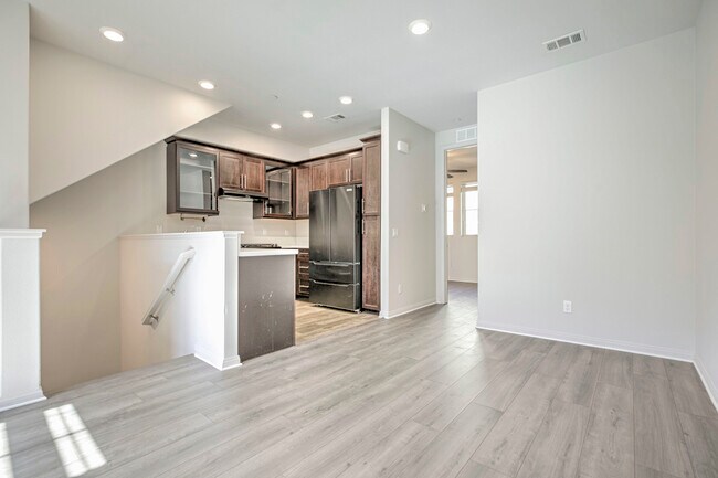 Foto del edificio - 14121 W Oak Ln