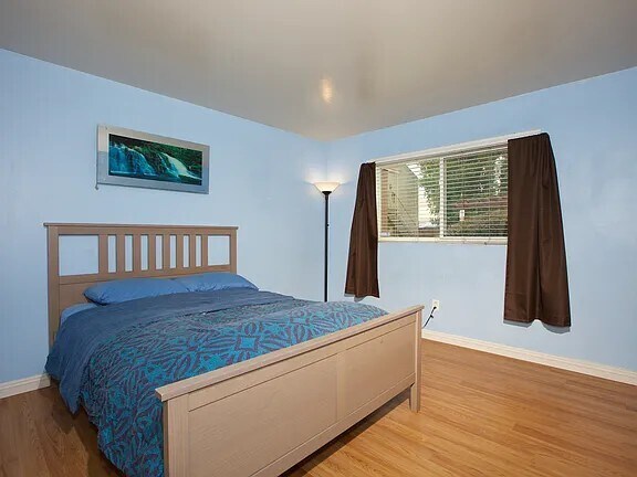 Building Photo - 550 Graves Ave