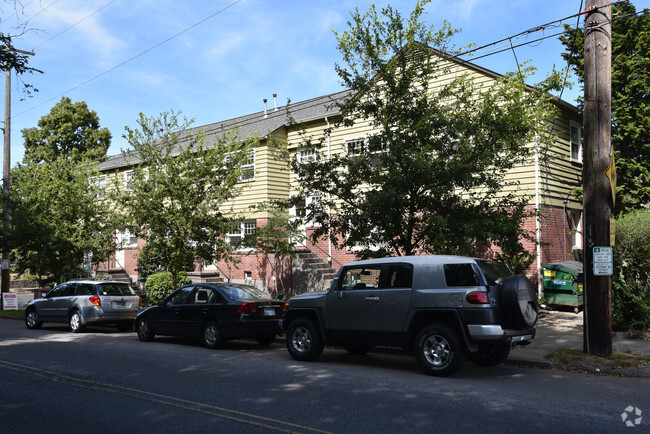 Building Photo - 2480 NW Quimby St