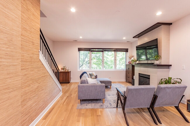 Photo - 1916 N Kedzie Ave Apartment