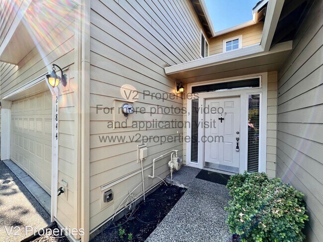 Building Photo - 3 br, 2.5 bath House - 21844 NE Heartwood ...