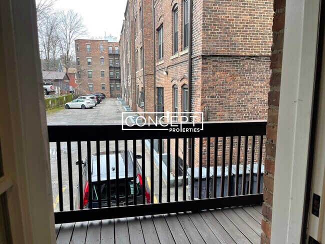 Foto del edificio - 161 Allston St