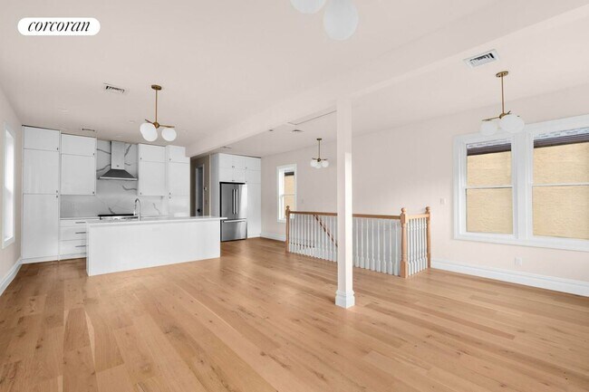 Foto del edificio - 409 E 4th St