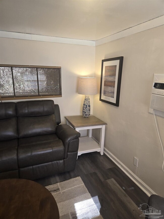 Foto del edificio - 6111 Lebanon Ln