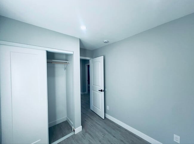 Foto del edificio - 2437 Cochran Ave