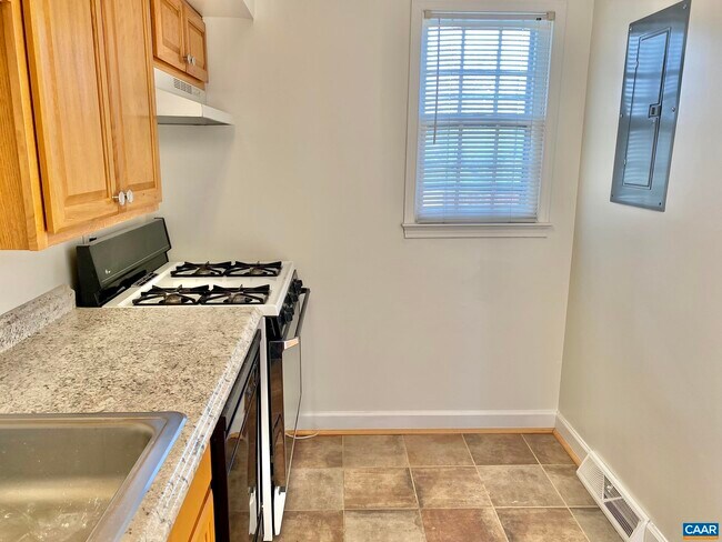 Building Photo - 115 Hessian Hills Ridge
