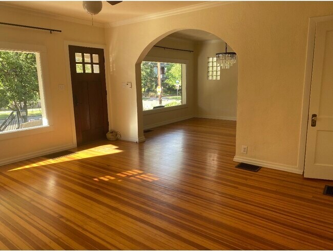Foto del edificio - 309 E Florida Ave