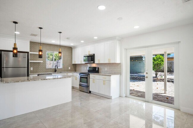 Foto del edificio - 2100 N Seacrest Blvd