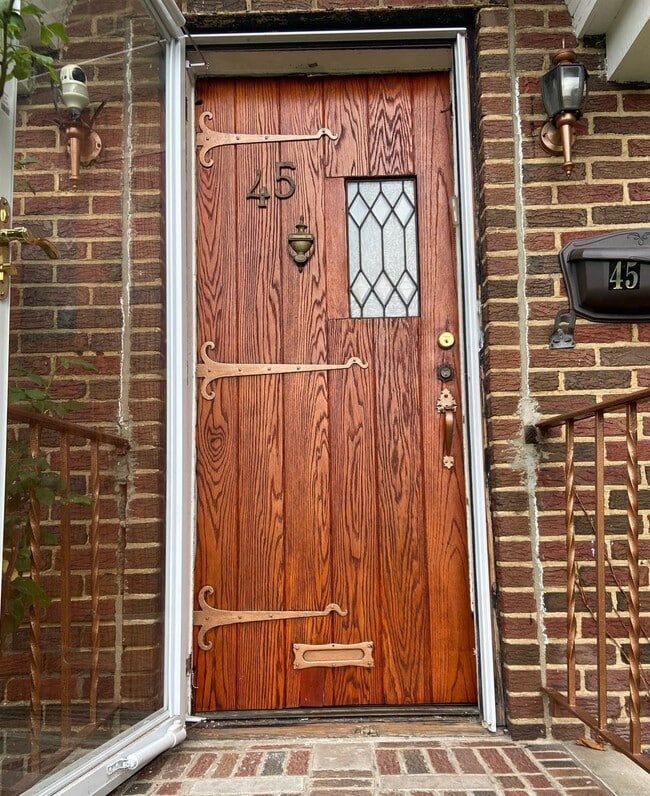 Building Photo - 45 Davis Ave