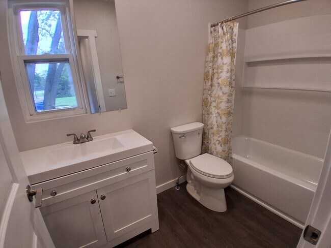 Baño completo - 517 Lagrange St