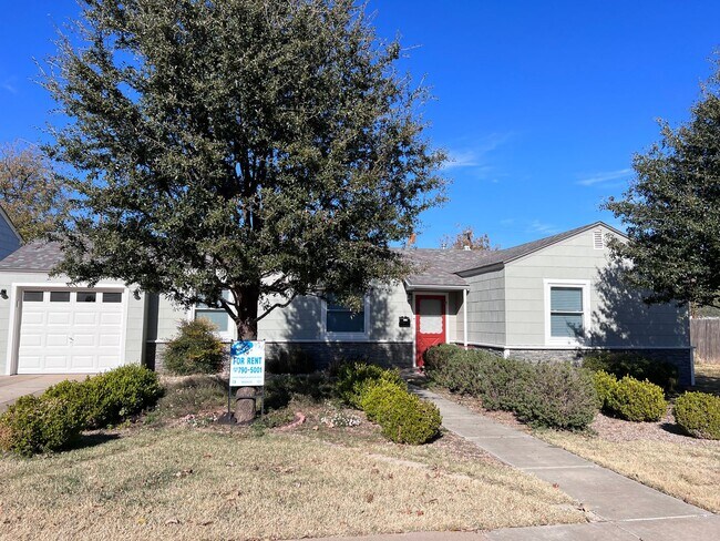 Building Photo - Immaculate renovated Mid Century with all ...