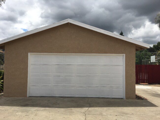 Foto del edificio - 606 W 4th Ave