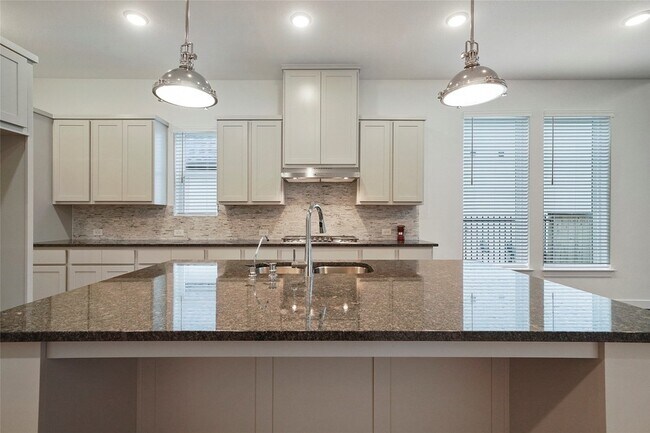 Foto del edificio - 6 Clearview Terrace Pl